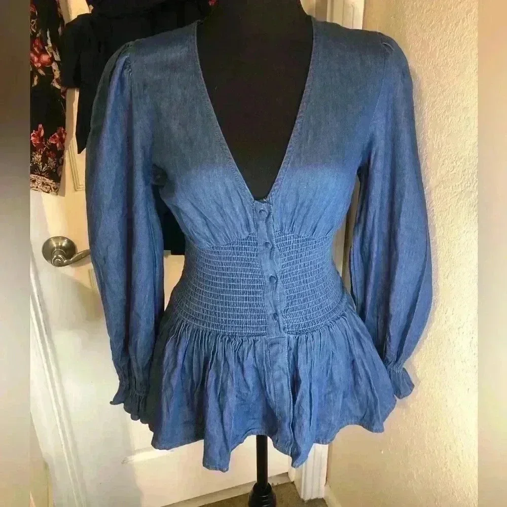 Women’s Deep V Top size Small - Picture 3 of 15